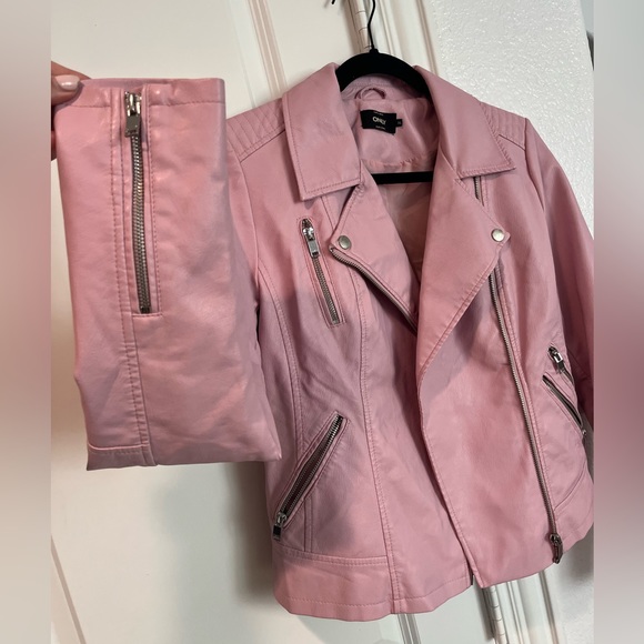 Pink leather jacket - Picture 3 of 4